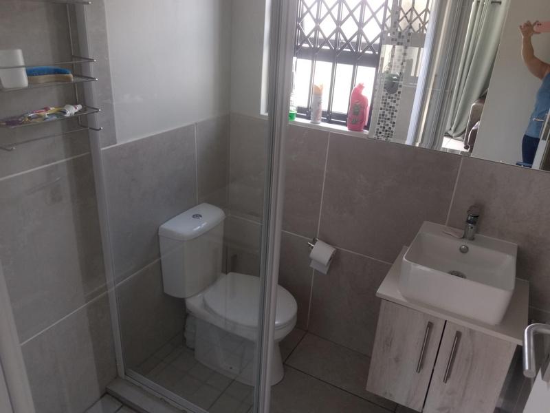 To Let 3 Bedroom Property for Rent in Uitzicht Western Cape